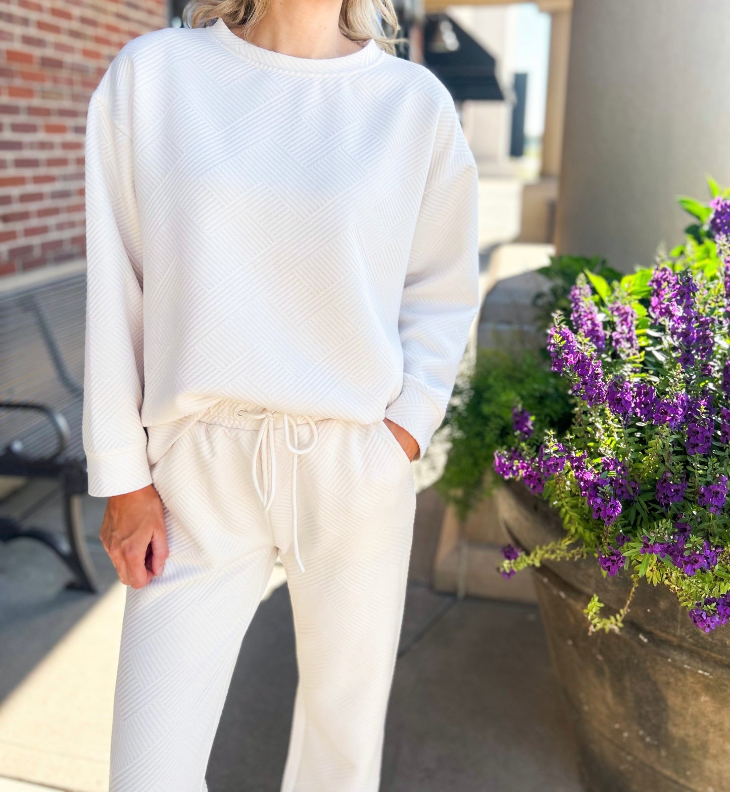Mallorie Textured Oversized Sweatshirt (Cream)