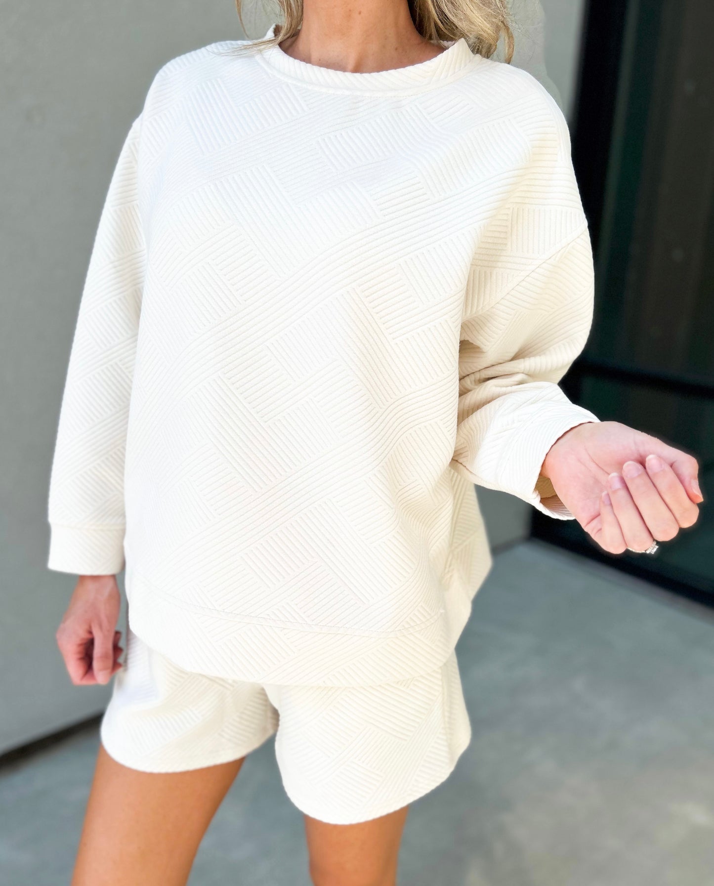 Mallorie Textured Oversized Sweatshirt (Cream)