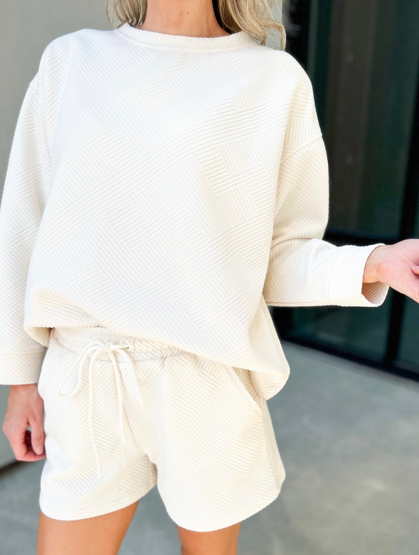 Mallorie Textured Oversized Sweatshirt (Cream)