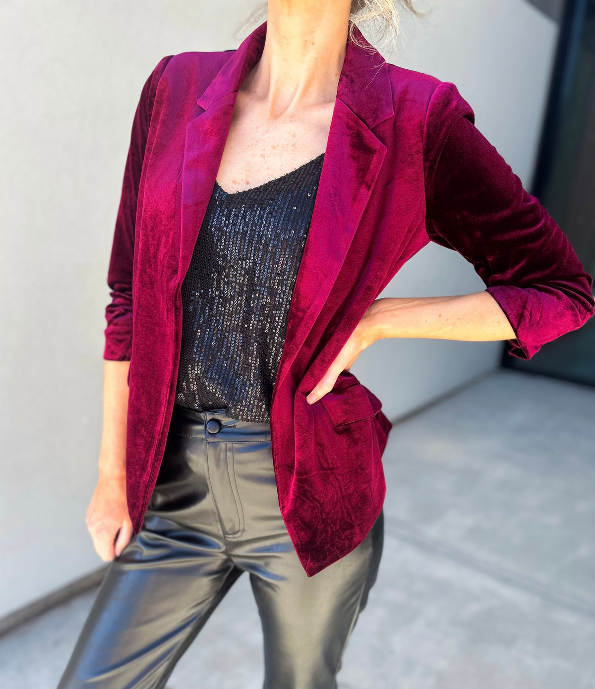 She Knows It Velvet Rouched Sleeve Blazer (Burgundy)