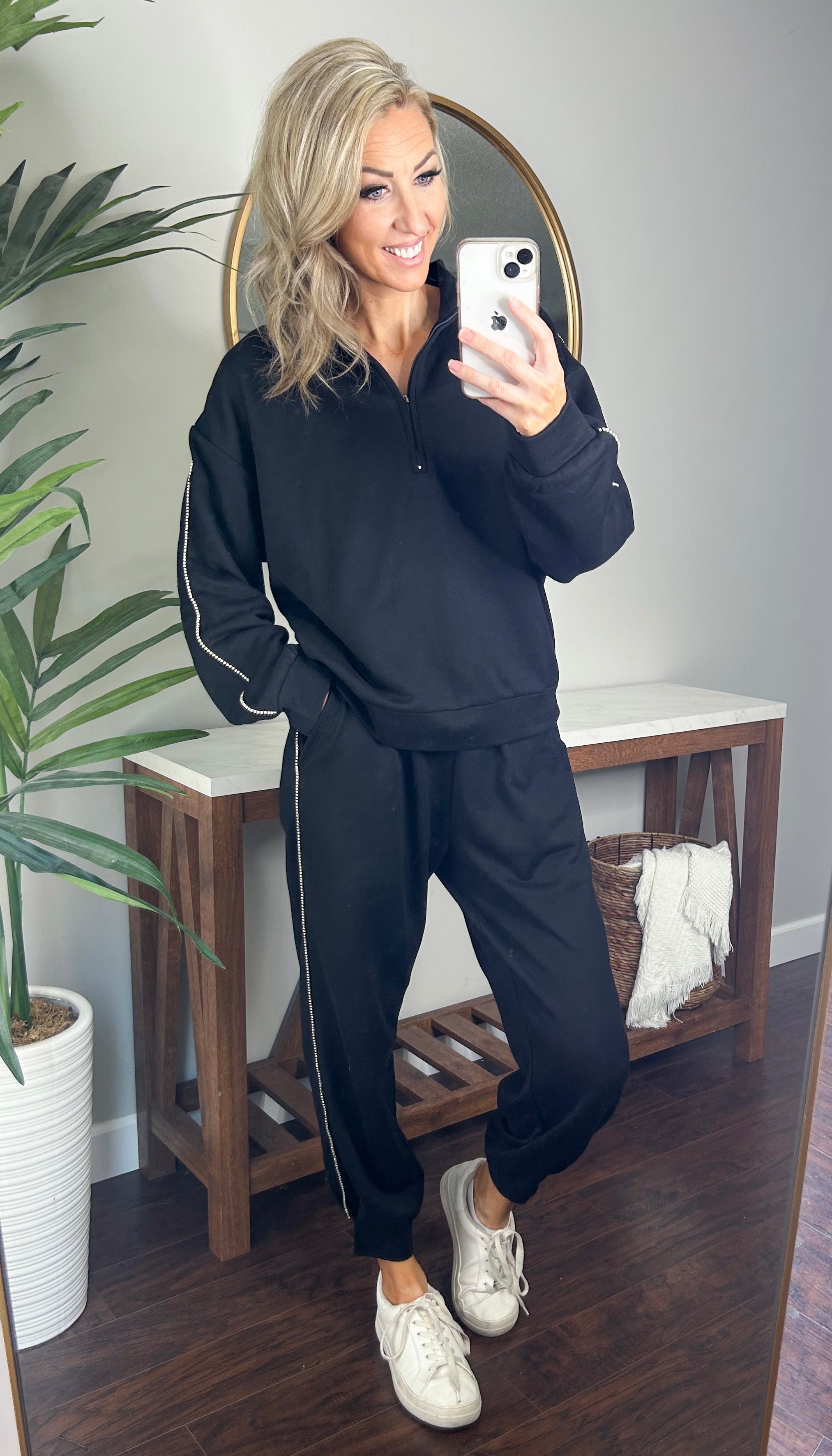 Simone Side Rhinestone Joggers – Nova Lee Boutique