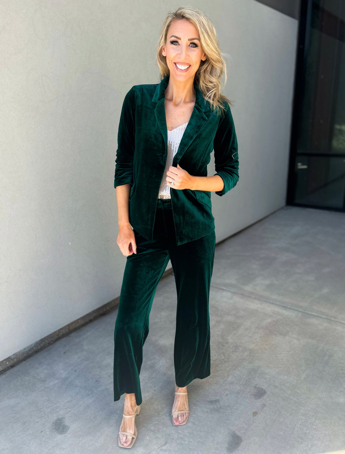 She Knows It Velvet Floral Lined Blazer (Hunter Green)