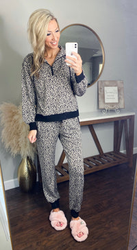 Camil Leopard Half Zip Pullover