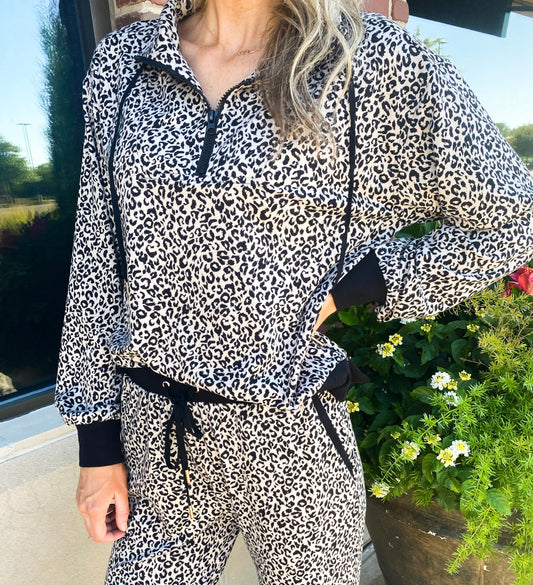 Camil Leopard Half Zip Pullover