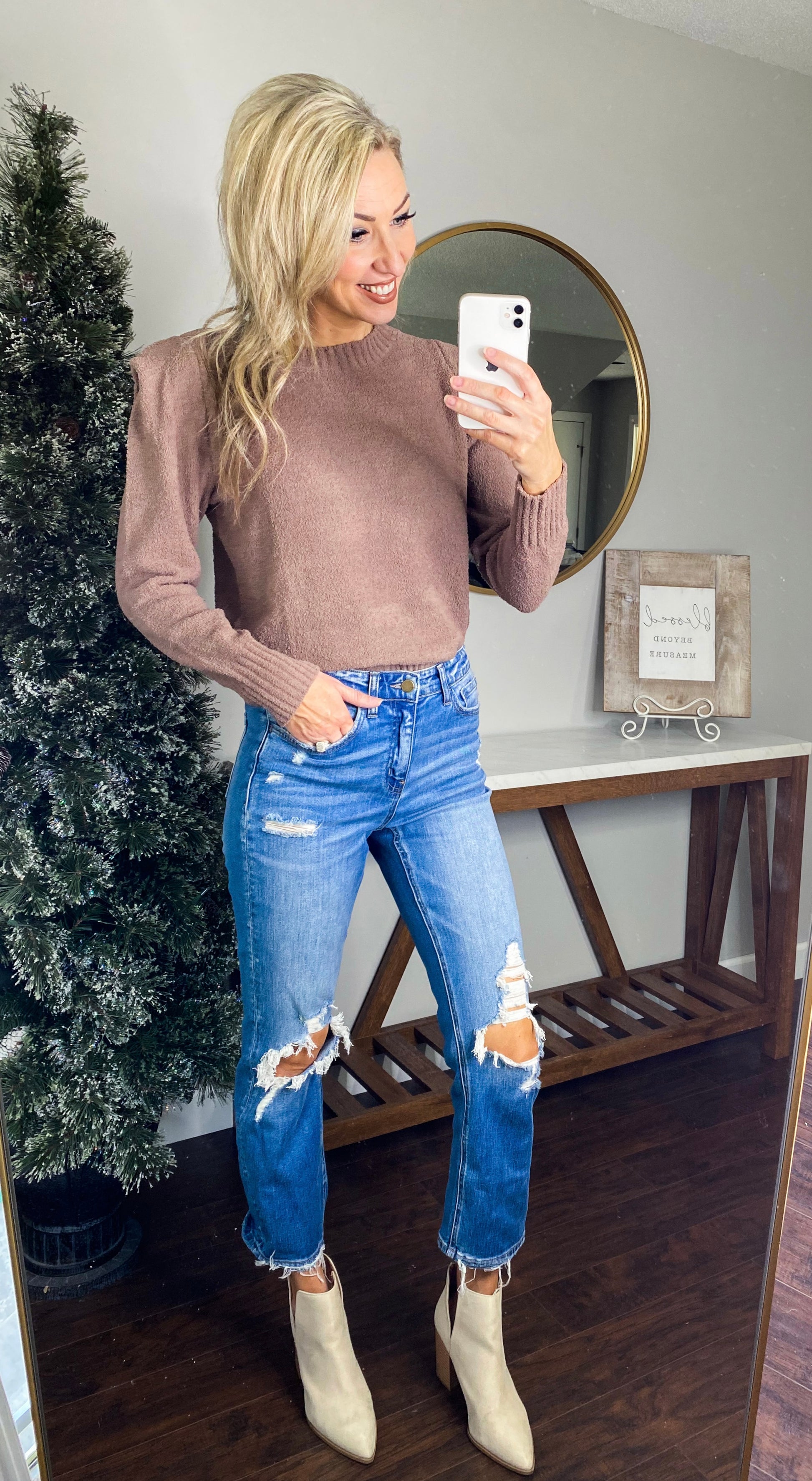 Dulci Shoulder Shape Sweater (Taupe) – Nova Lee Boutique