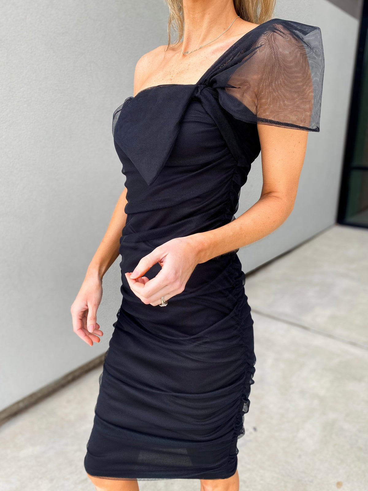 bow mesh dress Amazon.com: AOMEI Women's Black V Neck Bow Sleeveless Bodycon Mesh Hem Long Dress (S,Small) : Clothing, Shoes & Jewelry